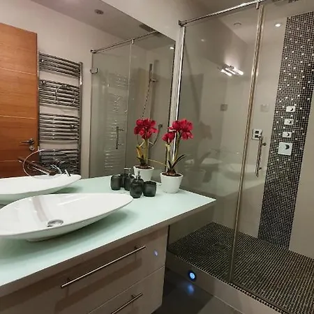 Sea View Penthouse With Terrace *