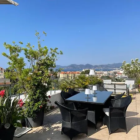 Sea View Penthouse With Terrace Lägenhet